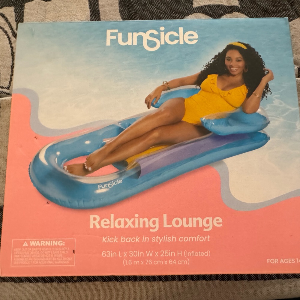 Pool float lounge NIB